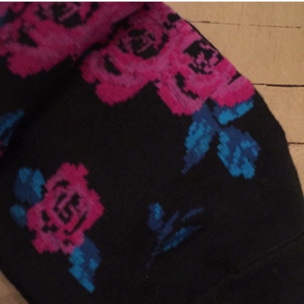 Betsey Johnson 5 Pair Crew Socks Floral NWT - Picture 2 of 6